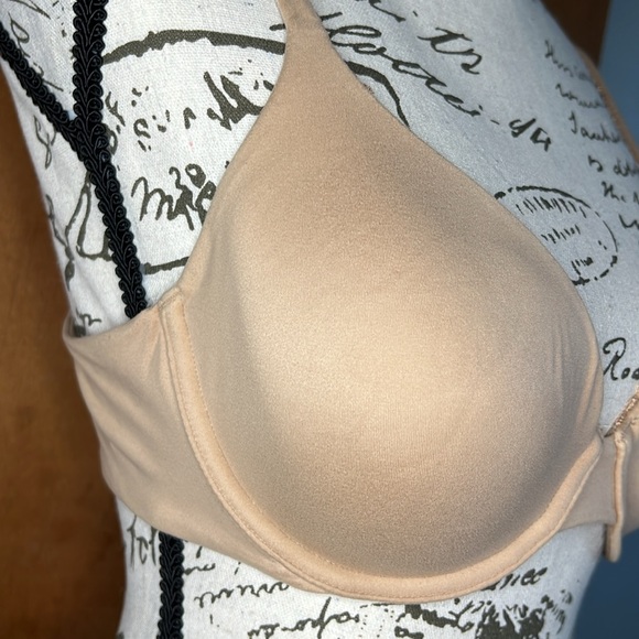 Victoria’s Secret lined bra - Picture 4 of 8